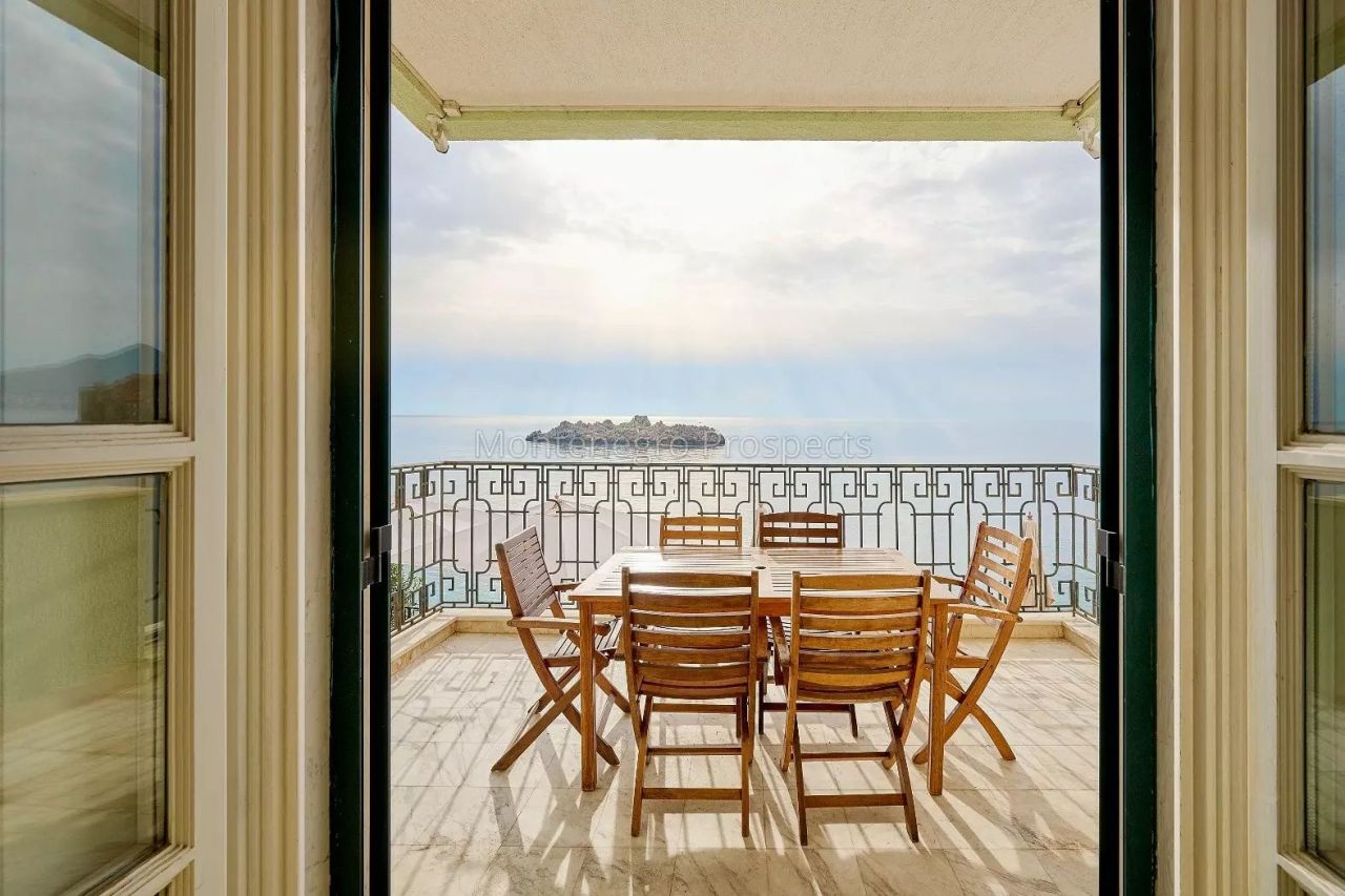 Apartment in Sveti Stefan, Montenegro, 131 m² - Foto 1