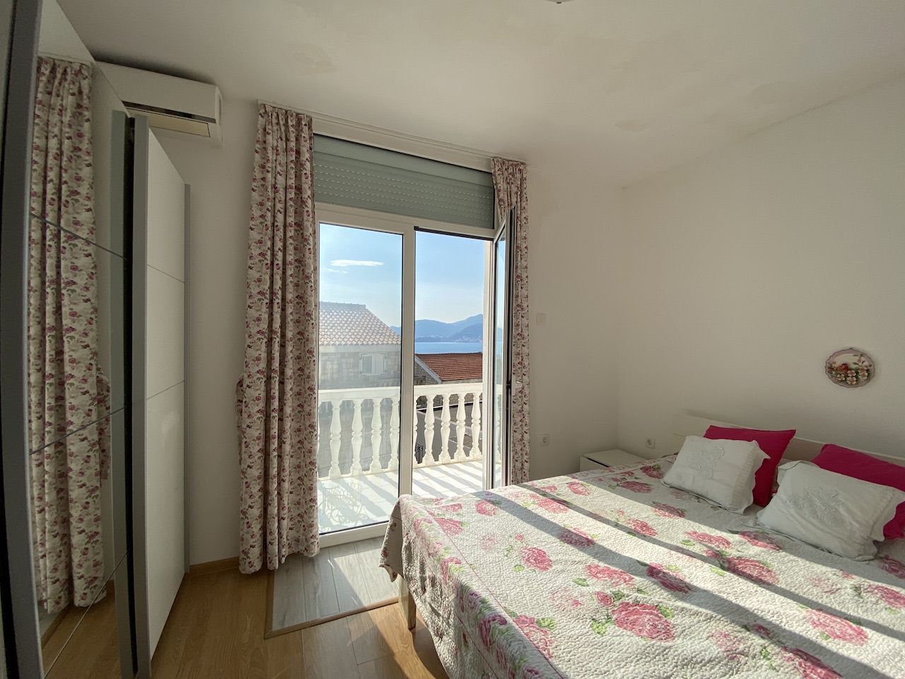 Piso en Sveti Stefan, Montenegro, 59 m² - imagen 1