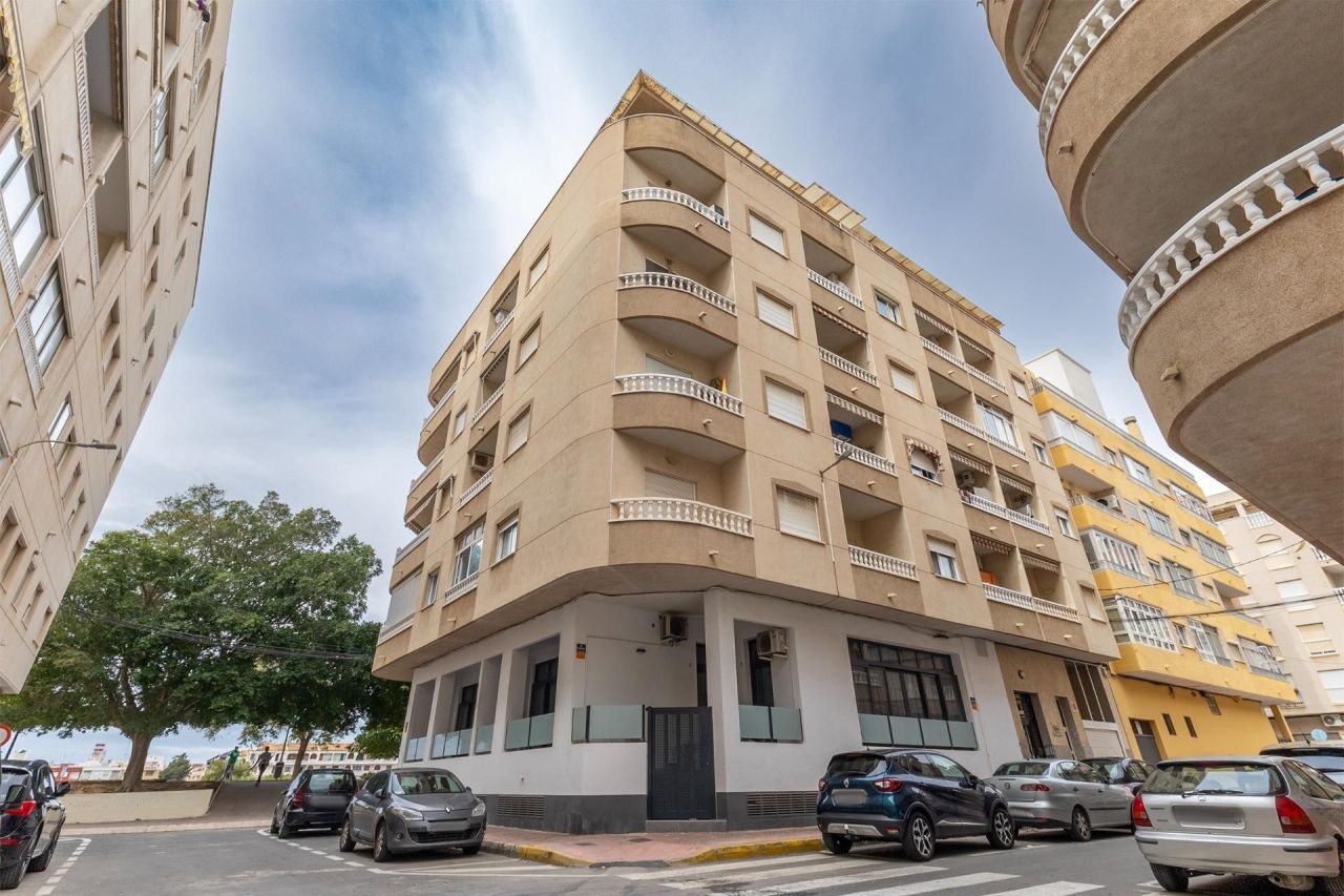 Flat in Torrevieja, Spain, 45 m² - picture 1