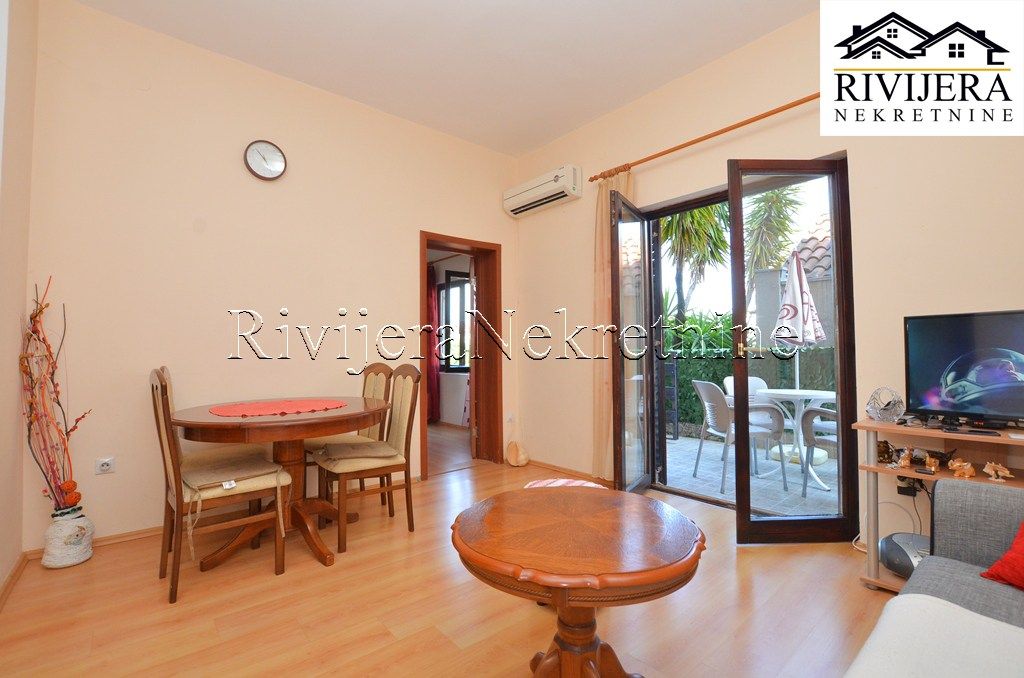 Piso en Herceg-Novi, Montenegro, 47 m² - imagen 1