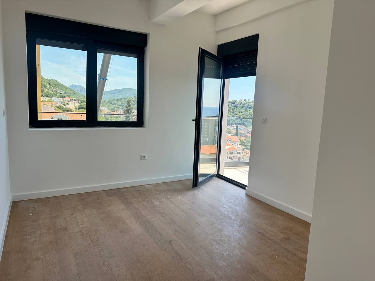 Flat in Petrovac, Montenegro, 48.8 m² - picture 1