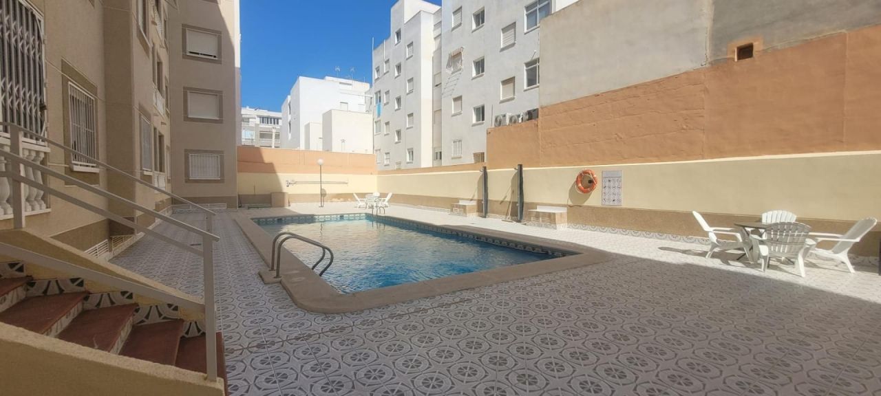 Flat in Torrevieja, Spain, 58 m² - picture 1