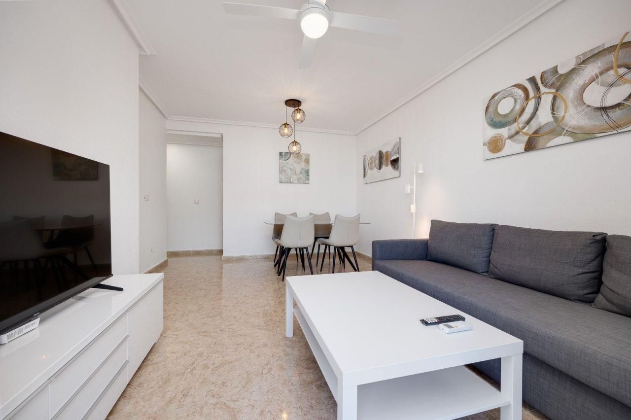 Appartement à Torrevieja, Espagne, 74 m² - image 1
