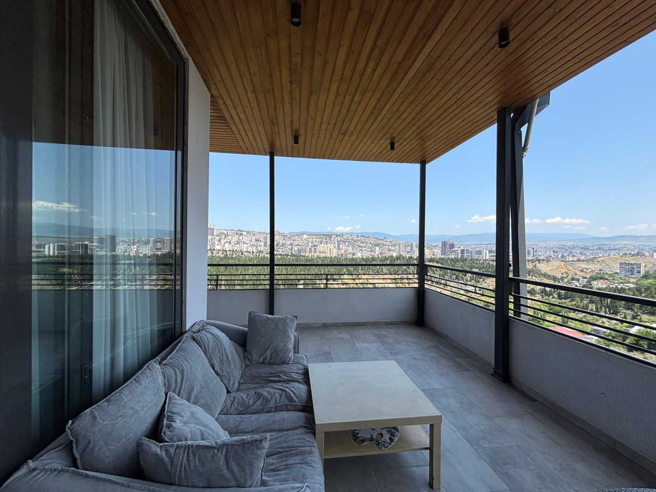 Wohnung in Tiflis, Georgien, 244 m² - Foto 1