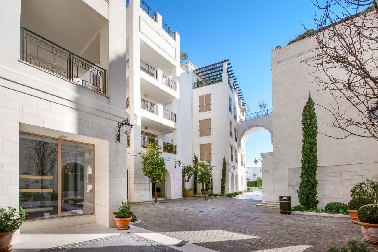Flat in Tivat, Montenegro, 115 m² - picture 1