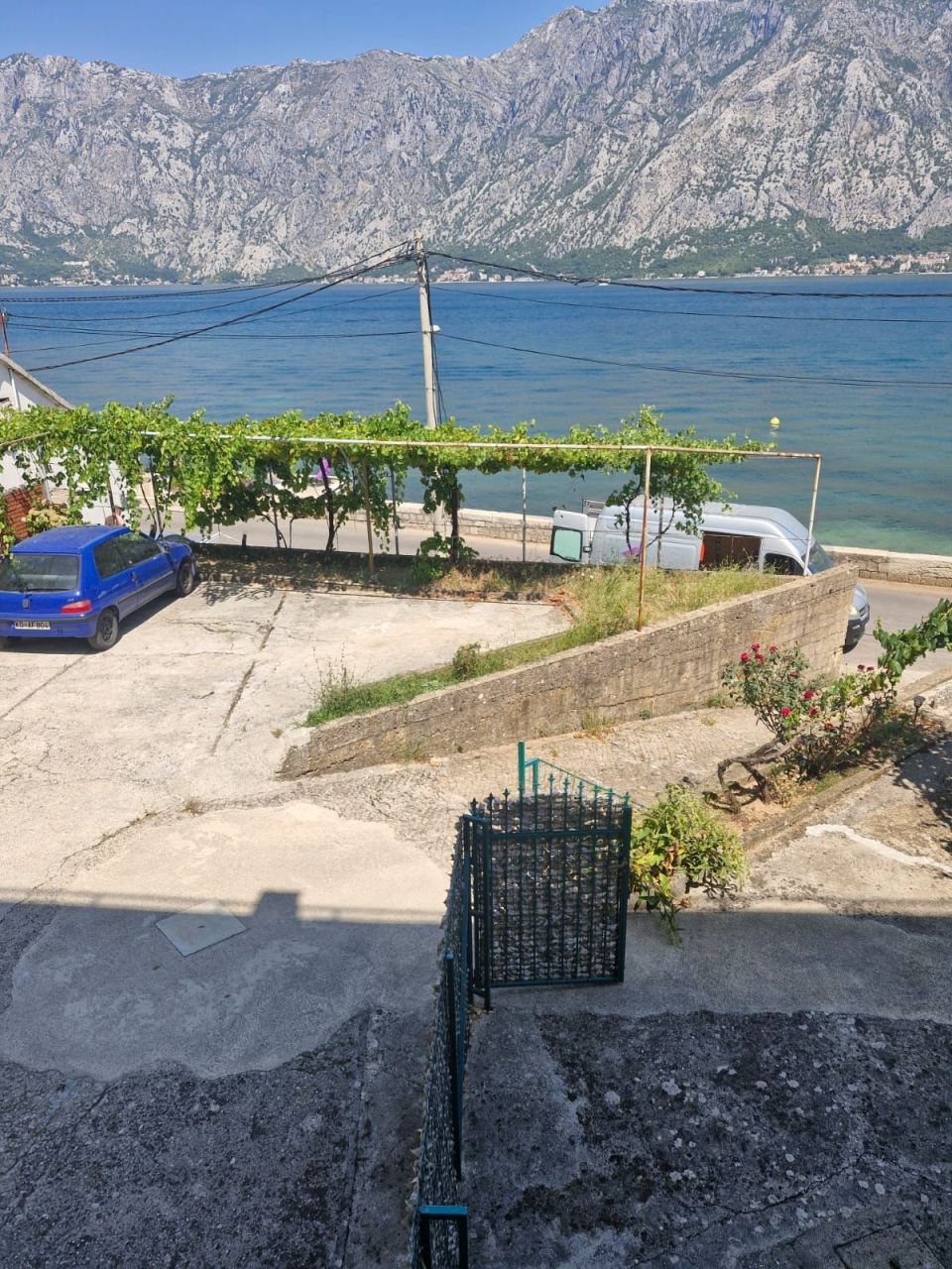 Appartement à Prcanj, Monténégro, 85 m² - image 1