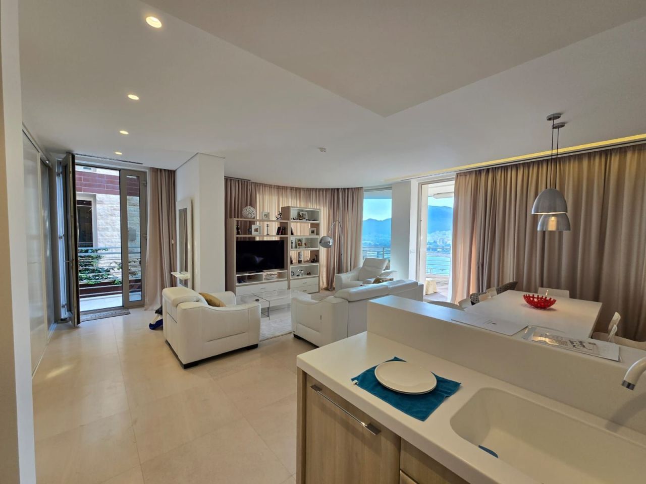 Apartment in Budva, Montenegro, 140 m² - Foto 1
