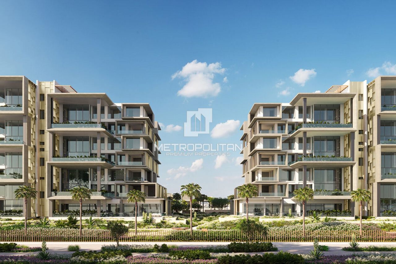 Apartment in Dubai, UAE, 484 m² - picture 1
