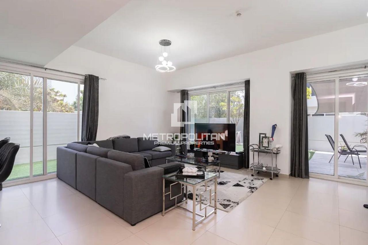 Maison urbaine à Dubaï, EAU, 276 m² - image 1