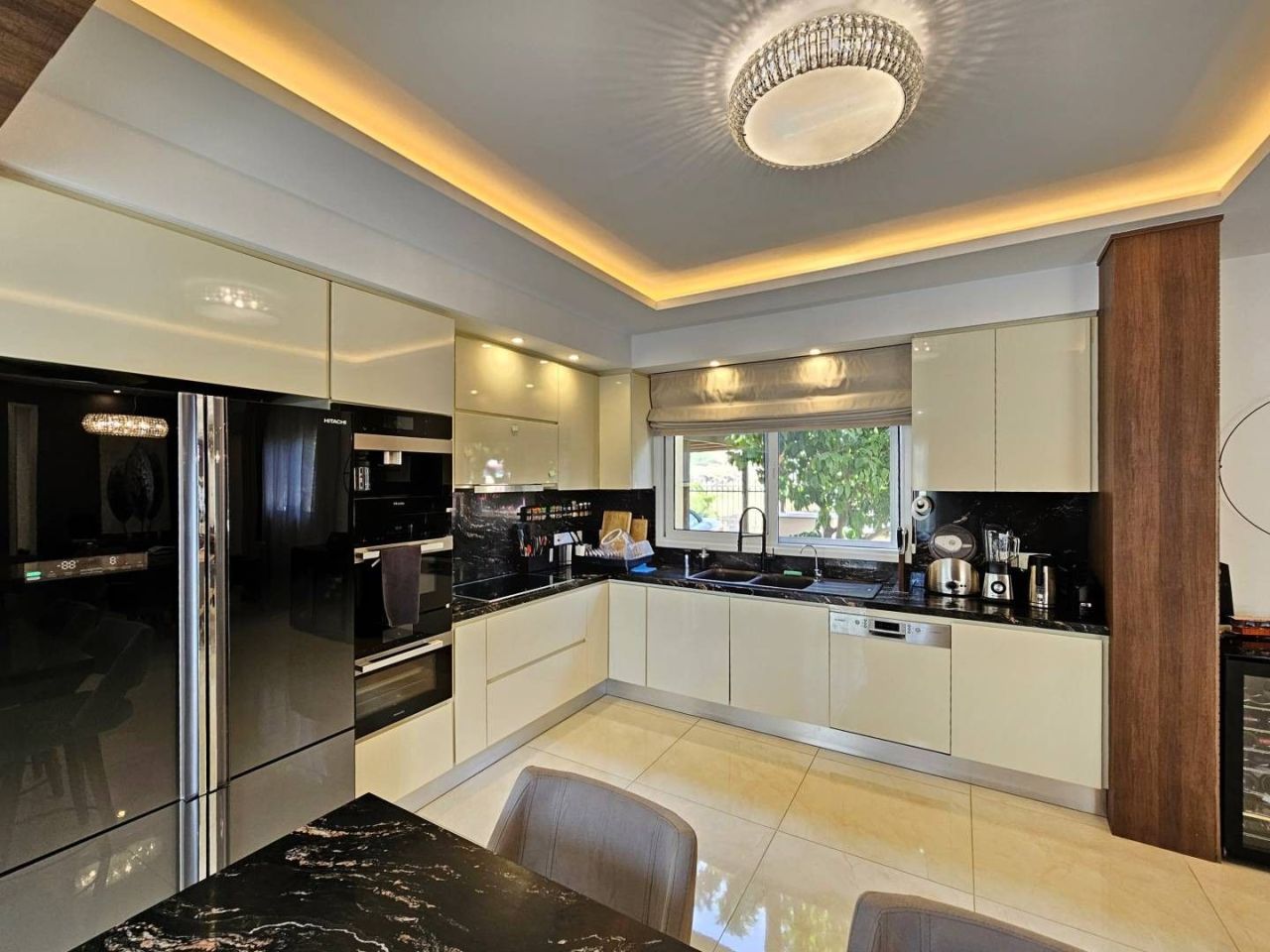 Villa in Limassol, Cyprus, 242 m² - picture 1