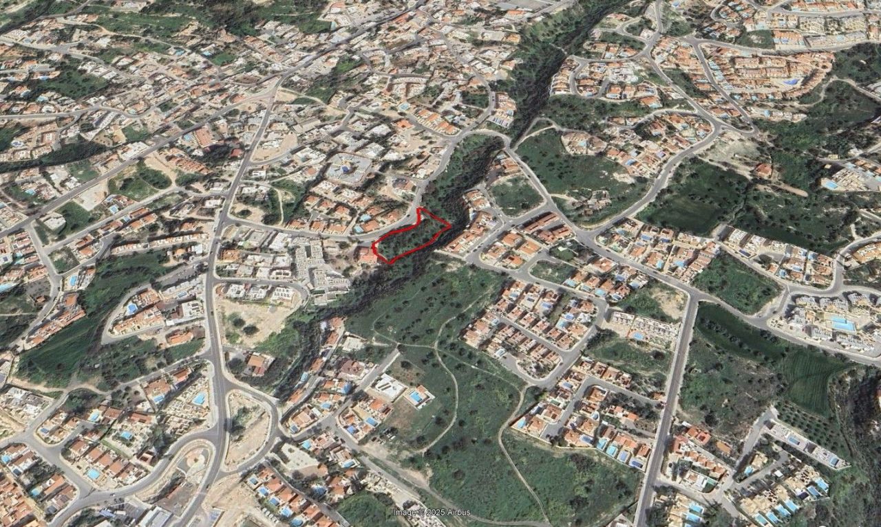 Grundstück in Paphos, Zypern, 2 342 m² - Foto 1