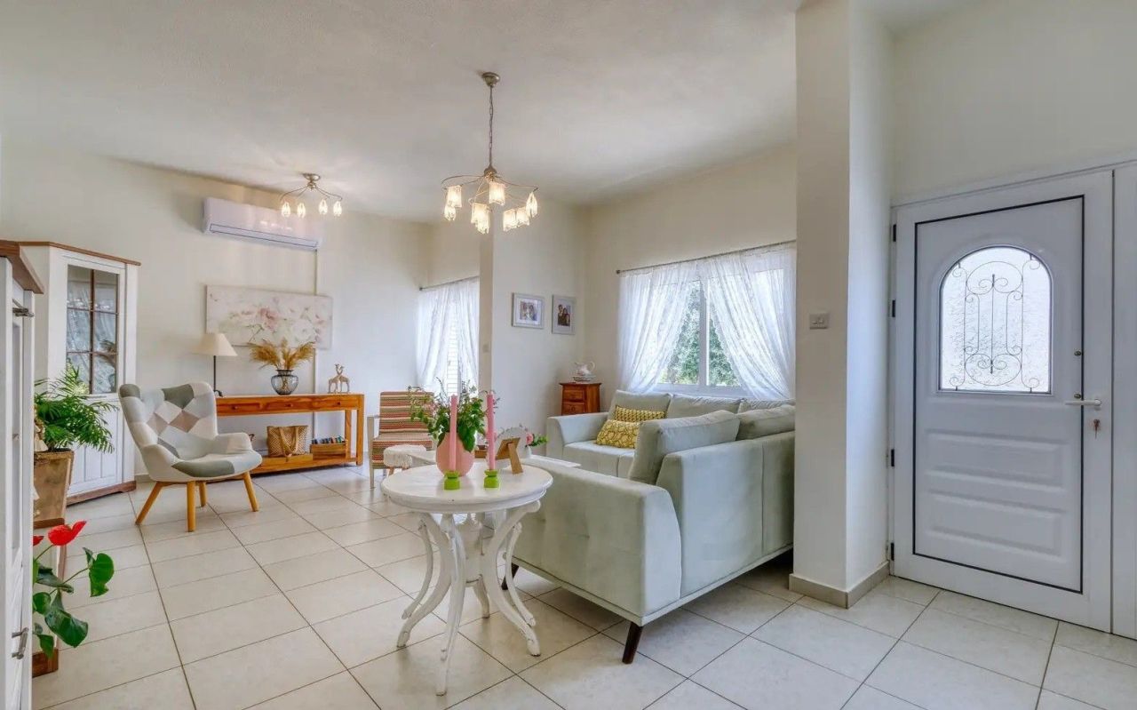 Apartment in Larnaca, Cyprus, 249 m² - picture 1
