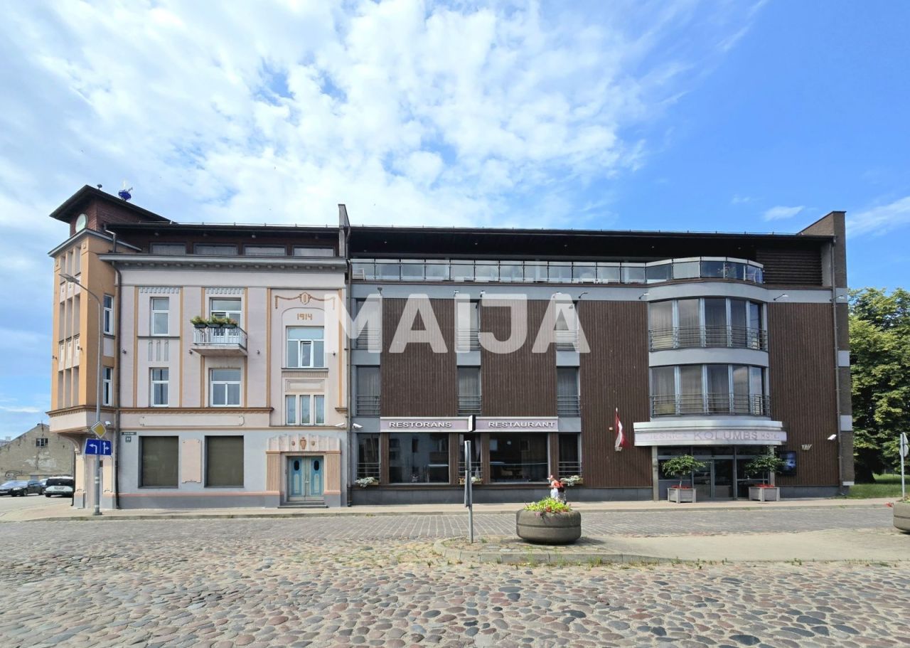 Hotel en Liepaja, Letonia, 2 215 m² - imagen 1