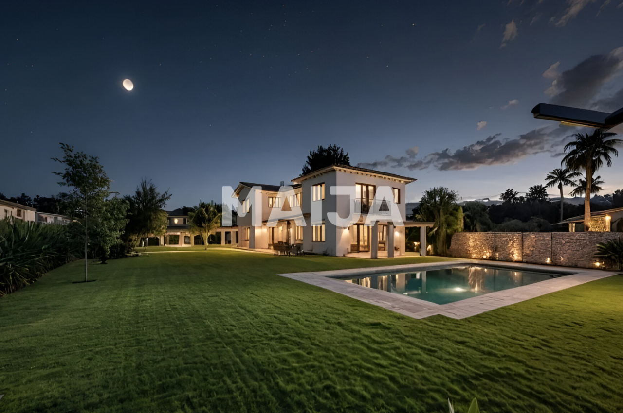 Villa in Forte dei Marmi, Italy, 650 m² - picture 1