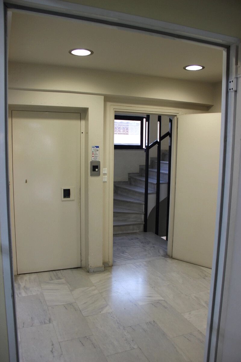 Biens commerciaux à Athènes, Grèce, 1 070 m² - image 6