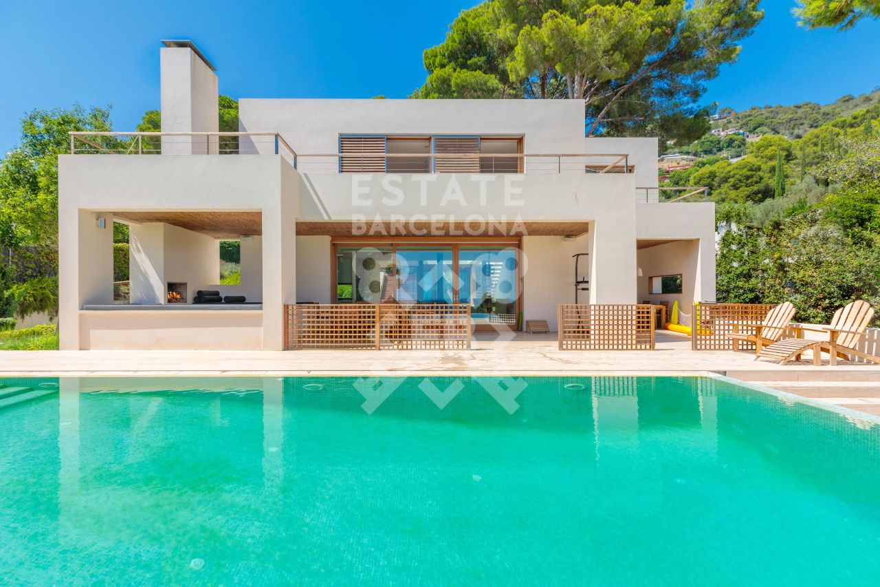 Villa à Begur, Espagne, 597 m² - image 1