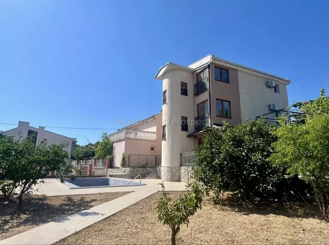Maison à Dobra Voda, Monténégro, 198 m² - image 1
