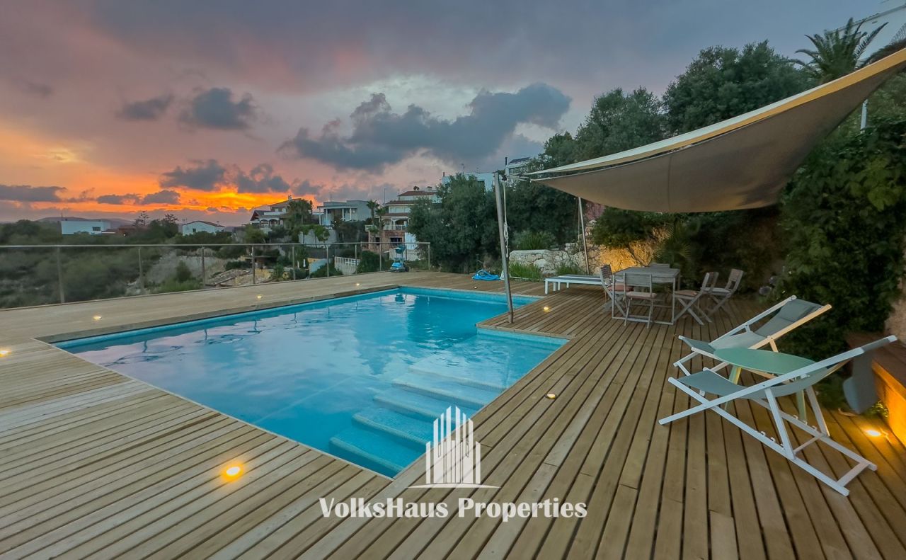 Villa à Sitges, Espagne, 378 m² - image 1