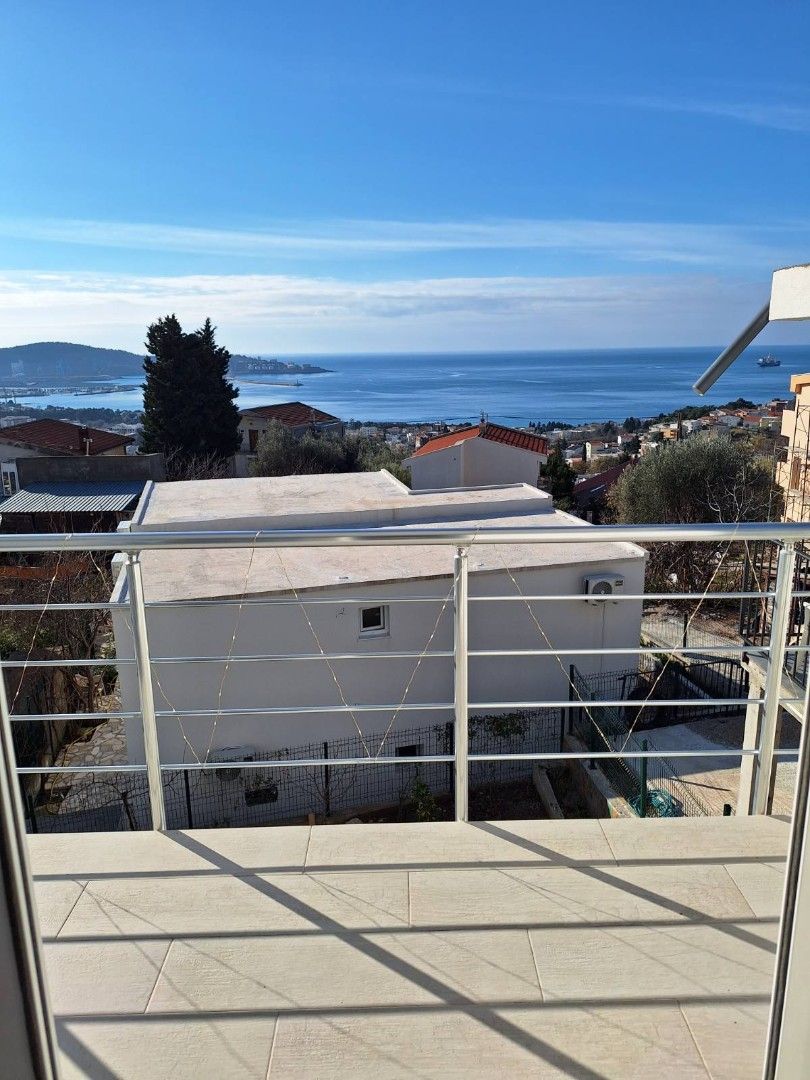 Flat in Bar, Montenegro, 35 m² - picture 1