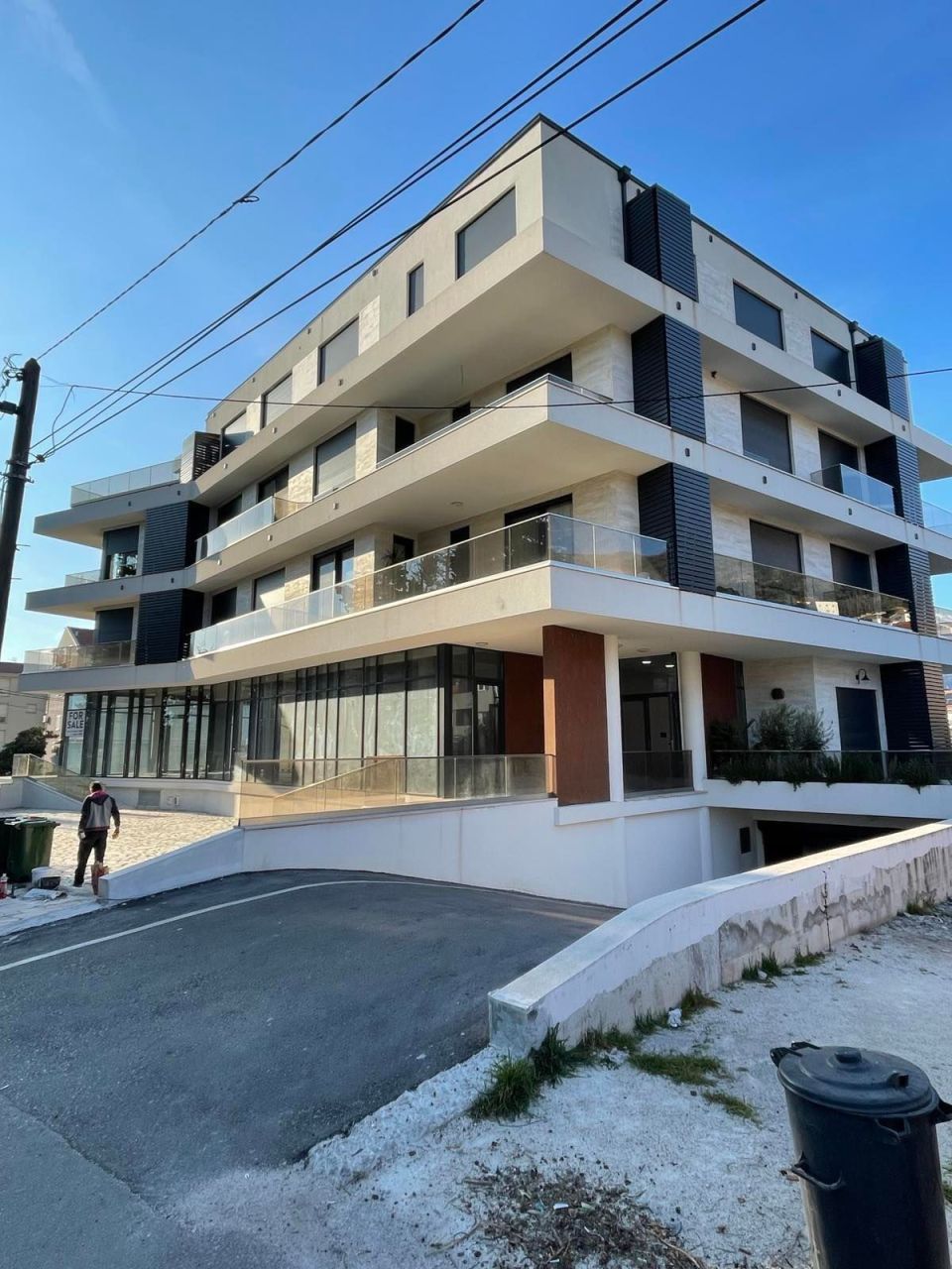 Oficina en Tivat, Montenegro, 271 m² - imagen 1