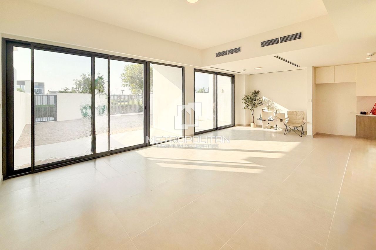 Townhouse in Dubai, UAE, 173 m² - picture 1