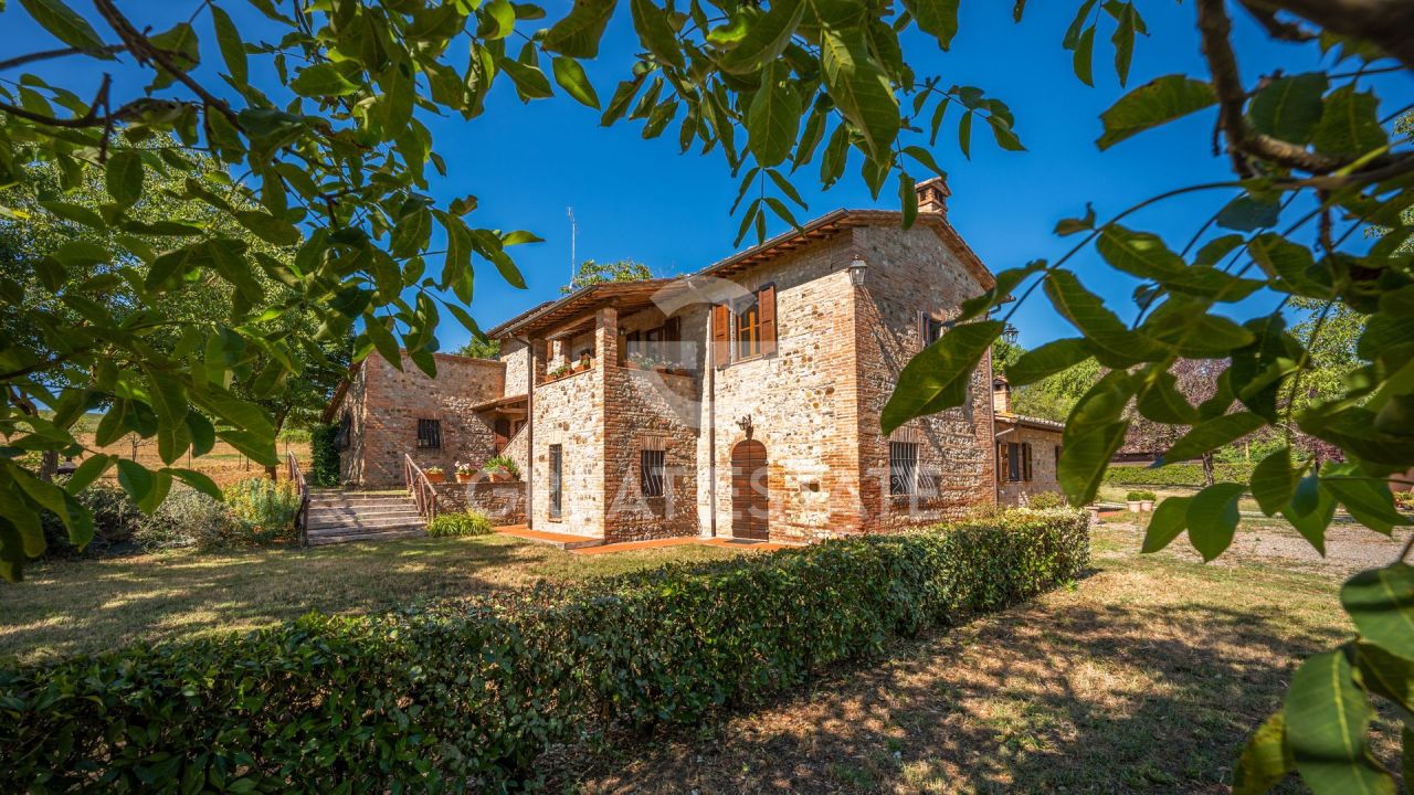 House in Citta della Pieve, Italy, 420.5 m² - picture 1