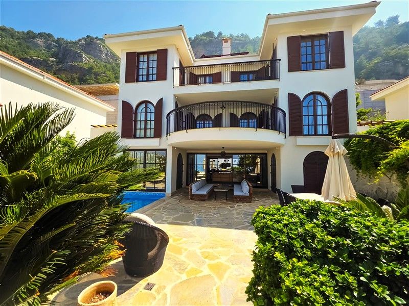 Villa à Alanya, Turquie, 370 m² - image 1