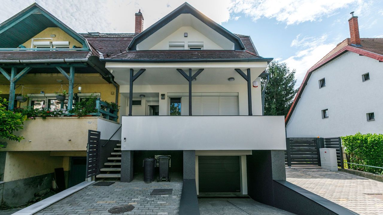 Maison à Keszthely, Hongrie, 234 m² - image 1