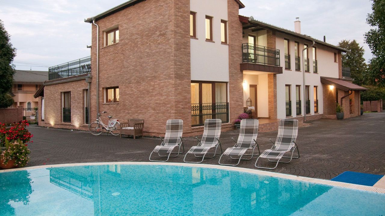 Hotel in Gyenesdias, Hungary, 700 m² - picture 1