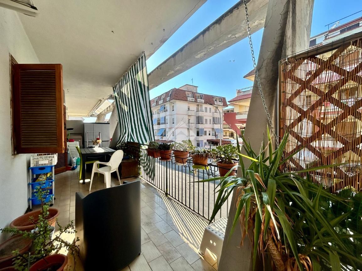 Appartement à Scalea, Italie, 59 m² - image 1