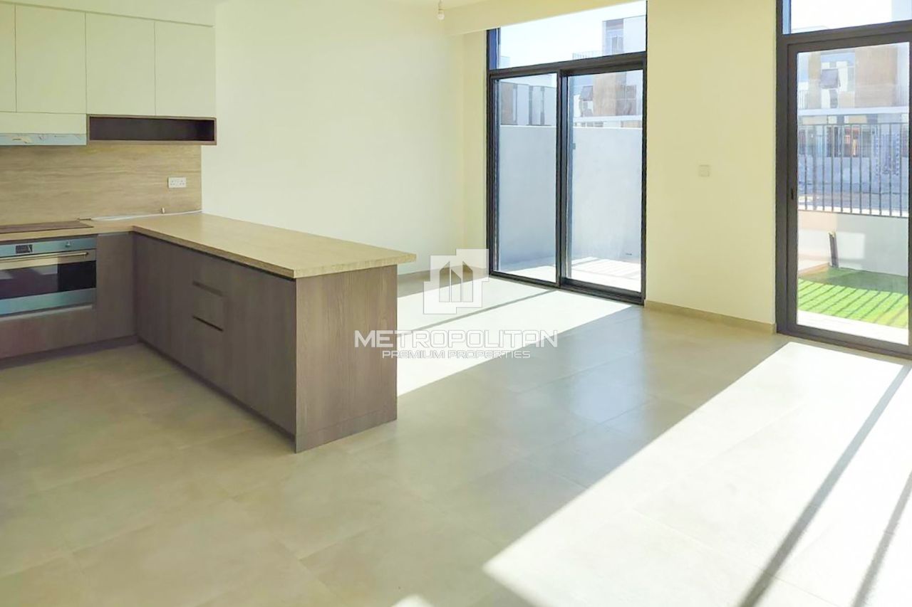 Casa adosada en Dubái, EAU, 237 m² - imagen 1