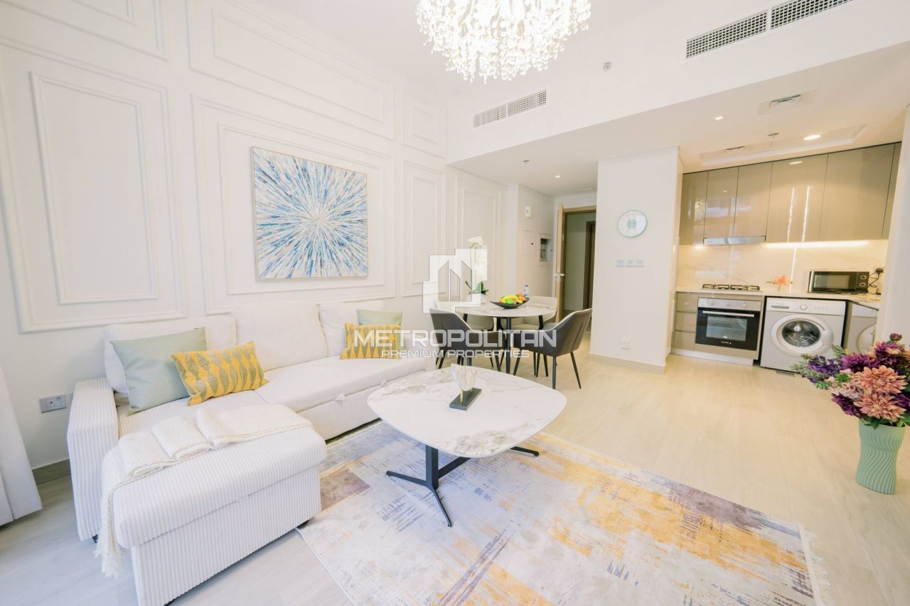 Apartment in Dubai, UAE, 57 m² - picture 1