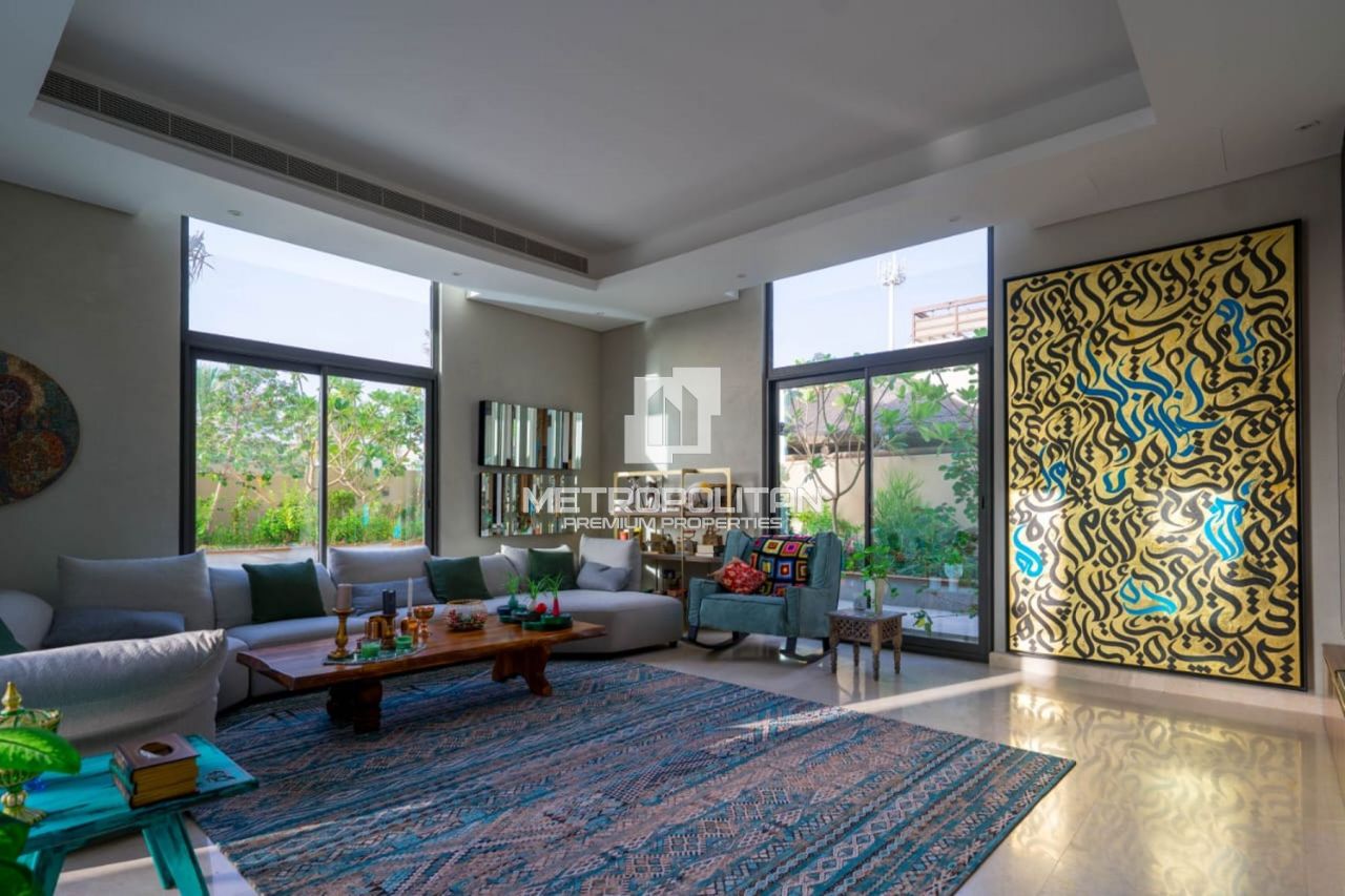 Villa à Dubaï, EAU, 961 m² - image 1