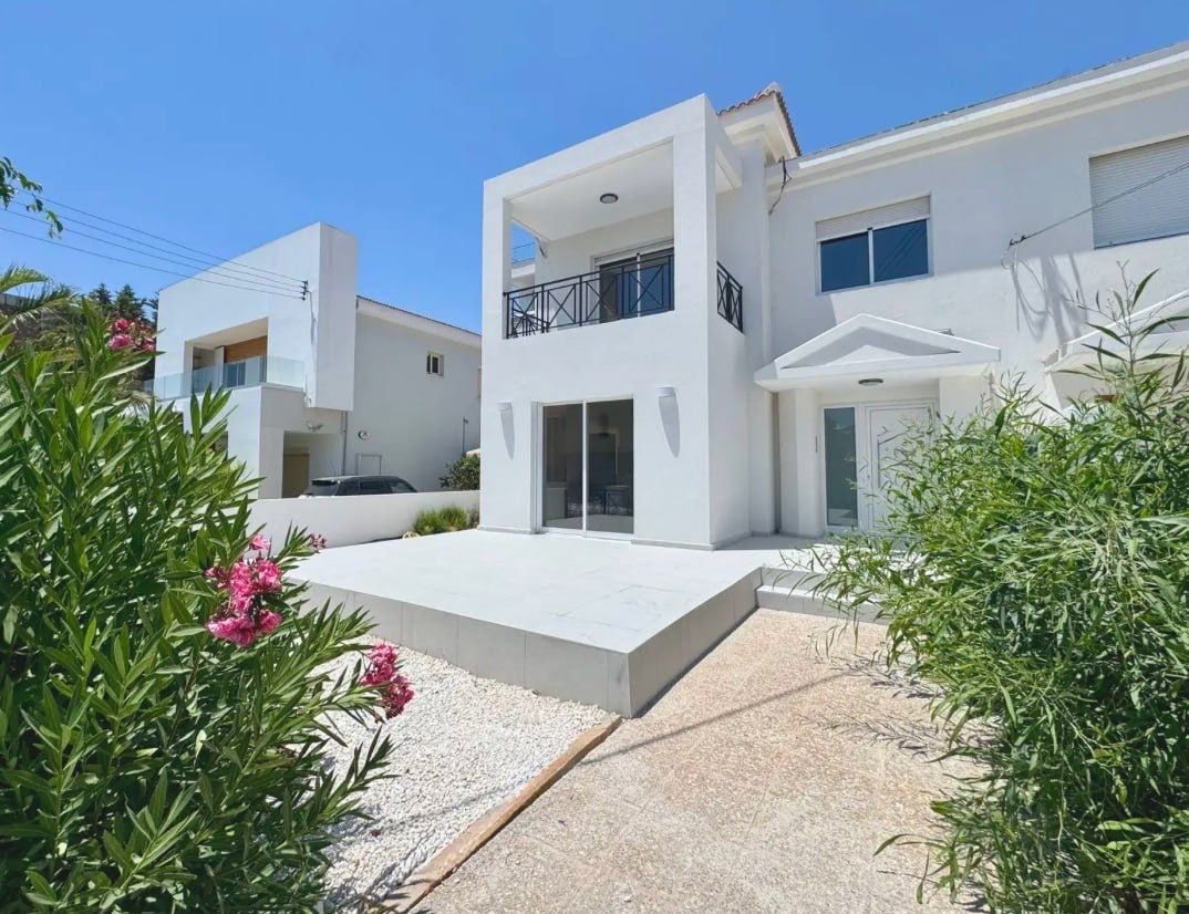 House in Germasogeia, Cyprus - picture 1