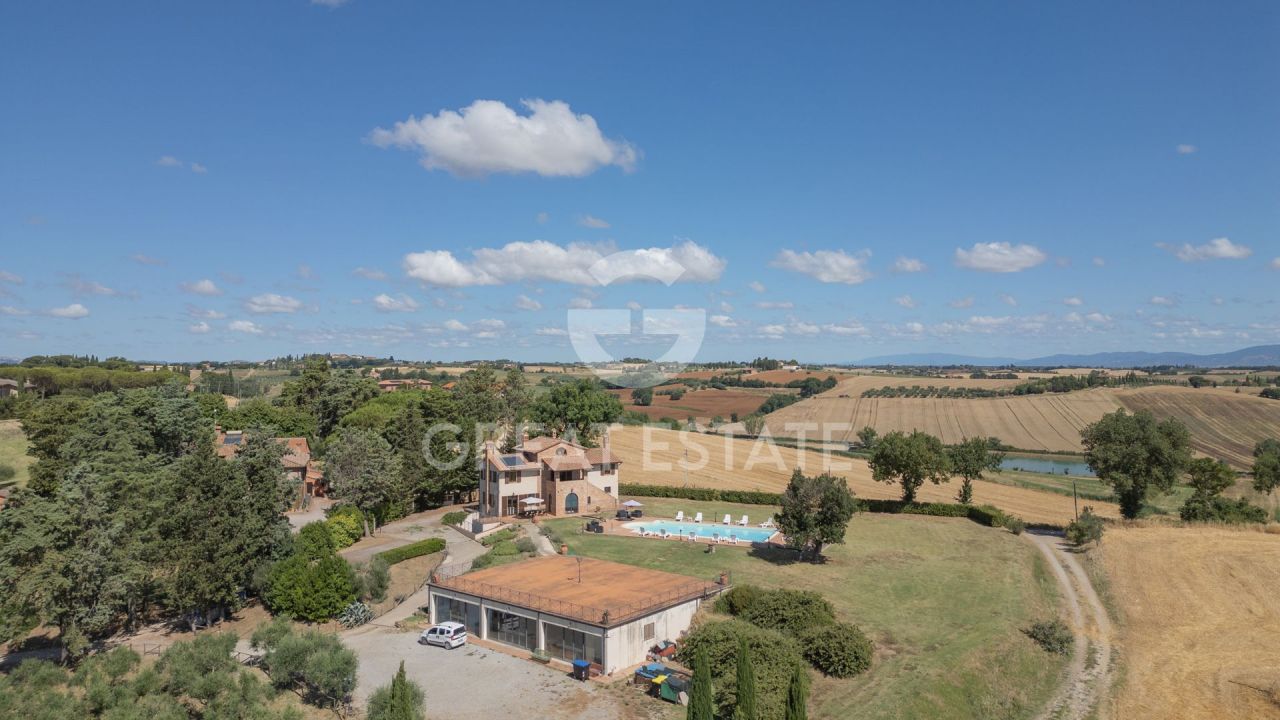 Haus in Castiglione del Lago, Italien, 1 278.3 m² - Foto 2