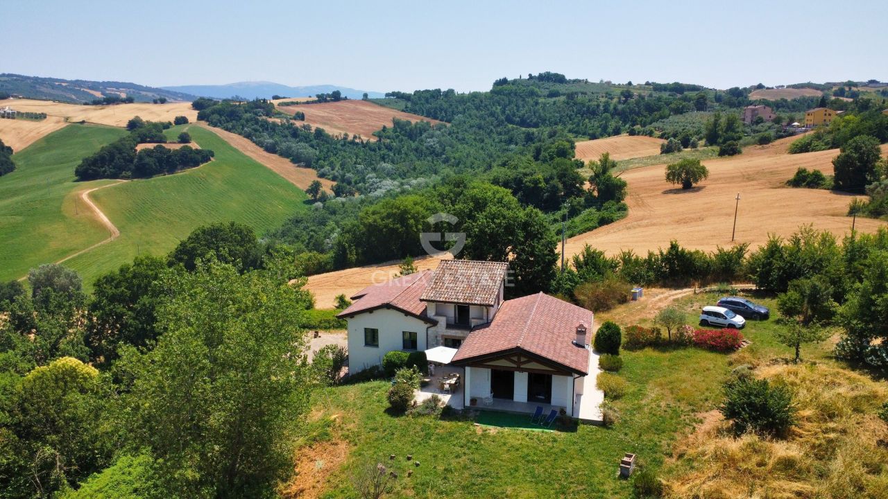 Casa en Todi, Italia, 269.25 m² - imagen 6