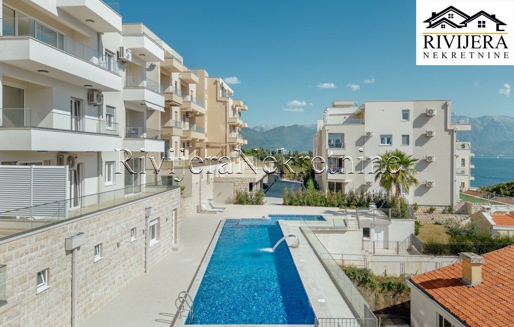 Appartamento a Herceg-Novi, Montenegro, 87 m² - foto 1