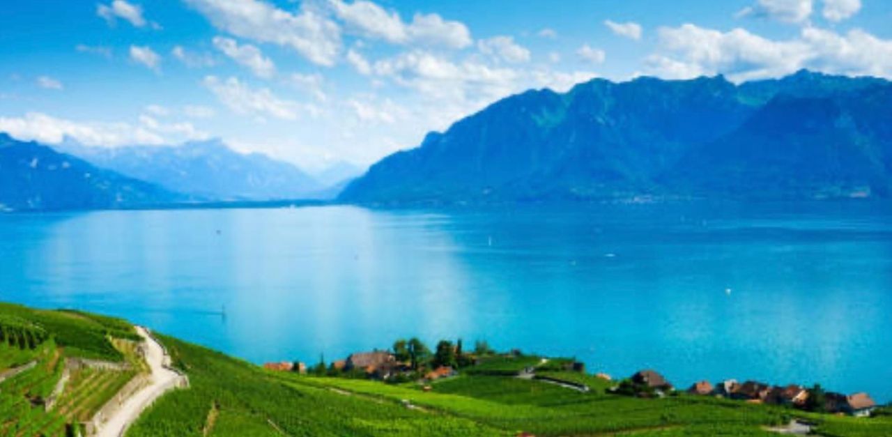 Hotel Crans-près-Céligny, Suiza, 1 814 m² - imagen 1