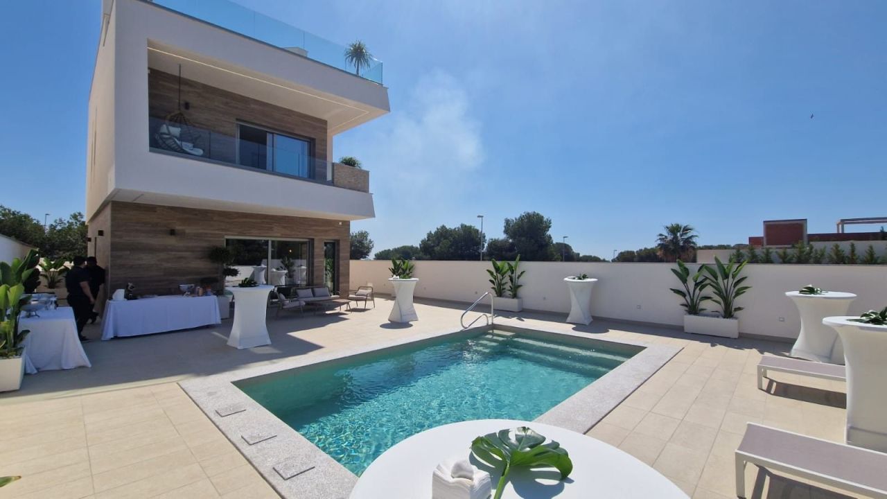 Villa en Pilar de la Horadada, España, 127 m² - imagen 1