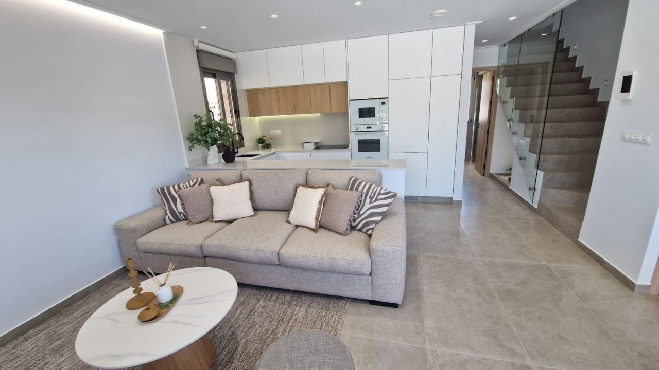 Villa a Pilar de la Horadada, Spagna, 127 m² - foto 2