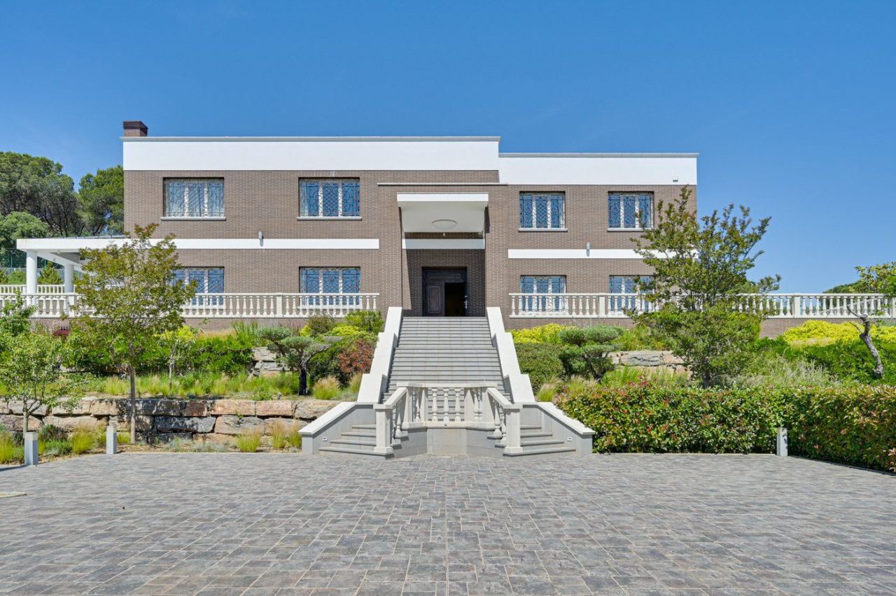 House on Costa Brava, Spain, 1 900 m² - picture 8