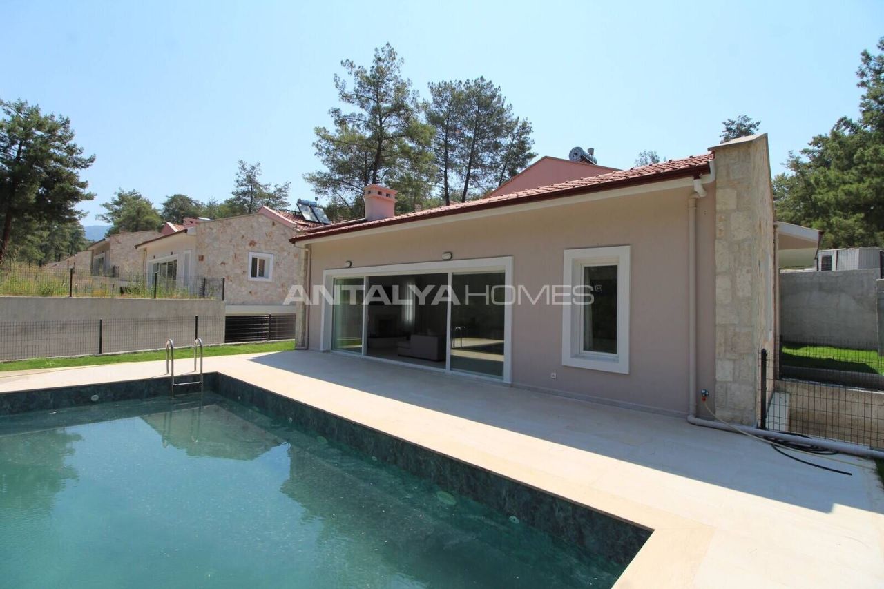 Villa à Fethiye, Turquie, 240 m² - image 1