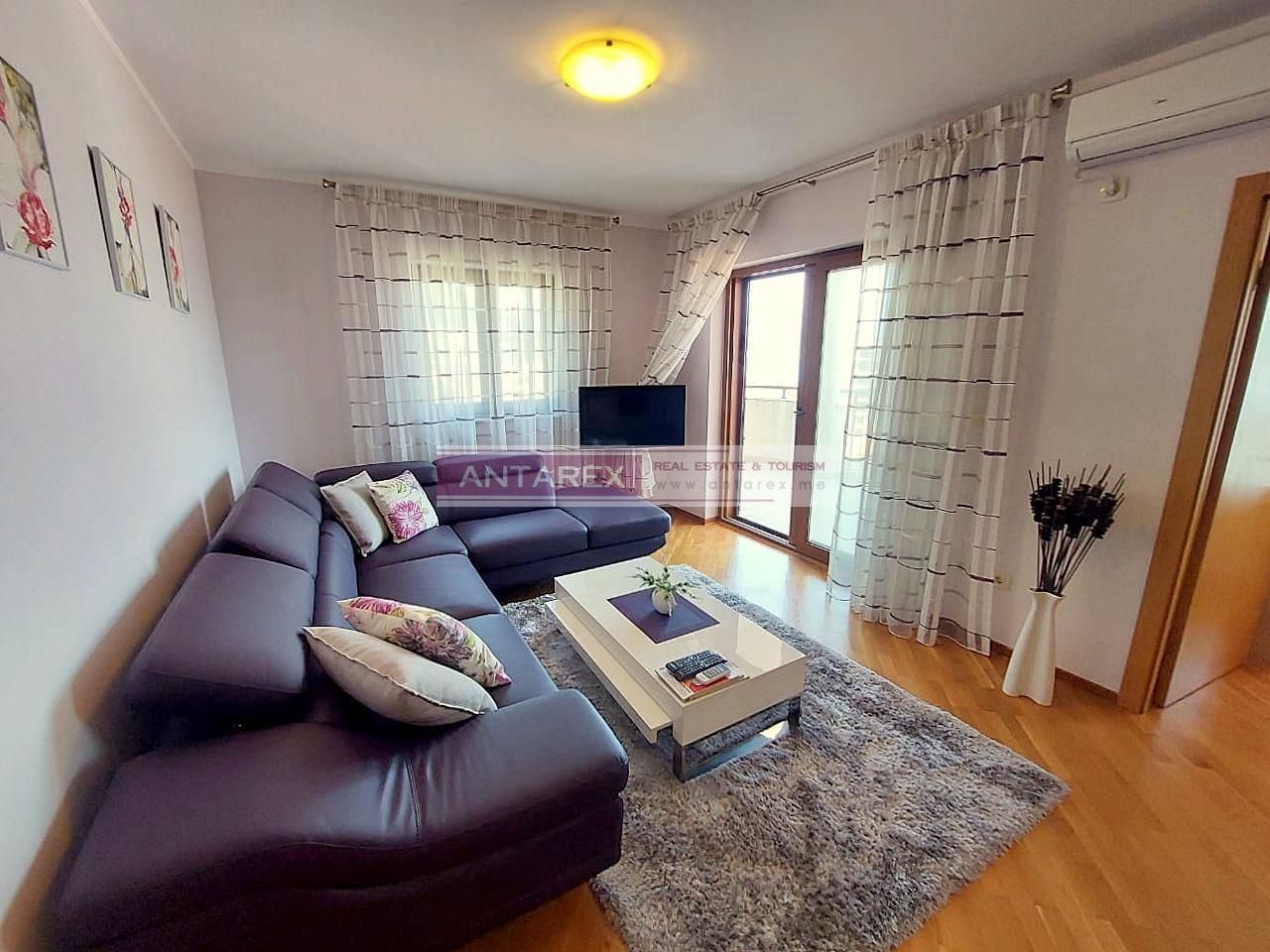 Apartment in Baosici, Montenegro, 62 m² - picture 1