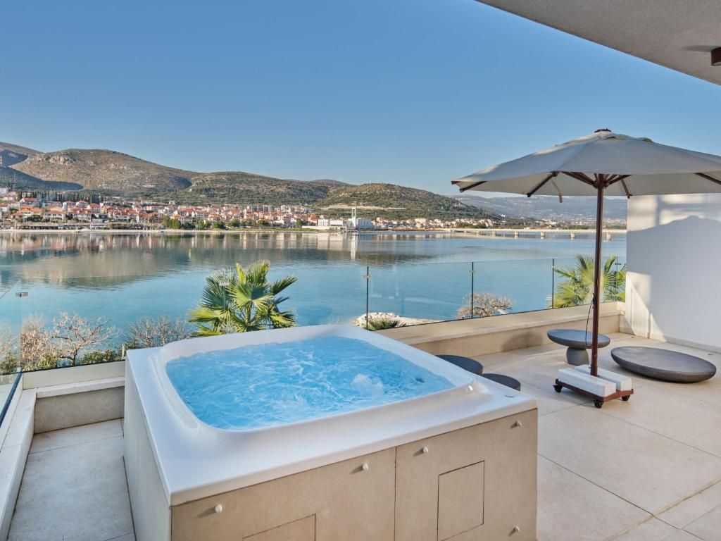 Villa en Trogir, Croacia, 400 m² - imagen 4