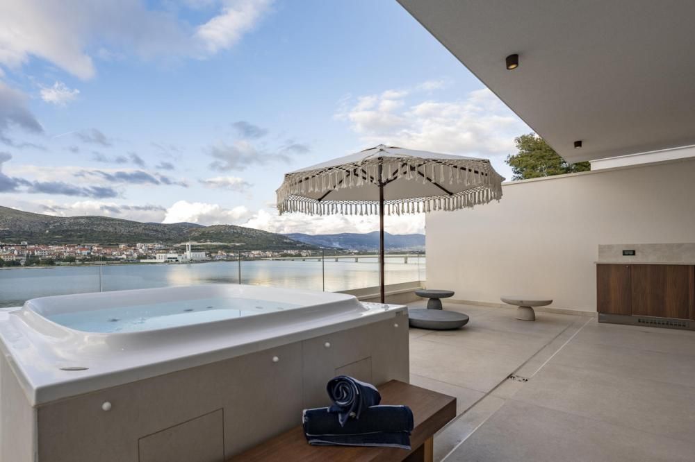 Villa en Trogir, Croacia, 400 m² - imagen 11