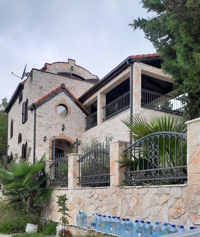 Casa Zagradzhe, Montenegro, 183 m² - imagen 1