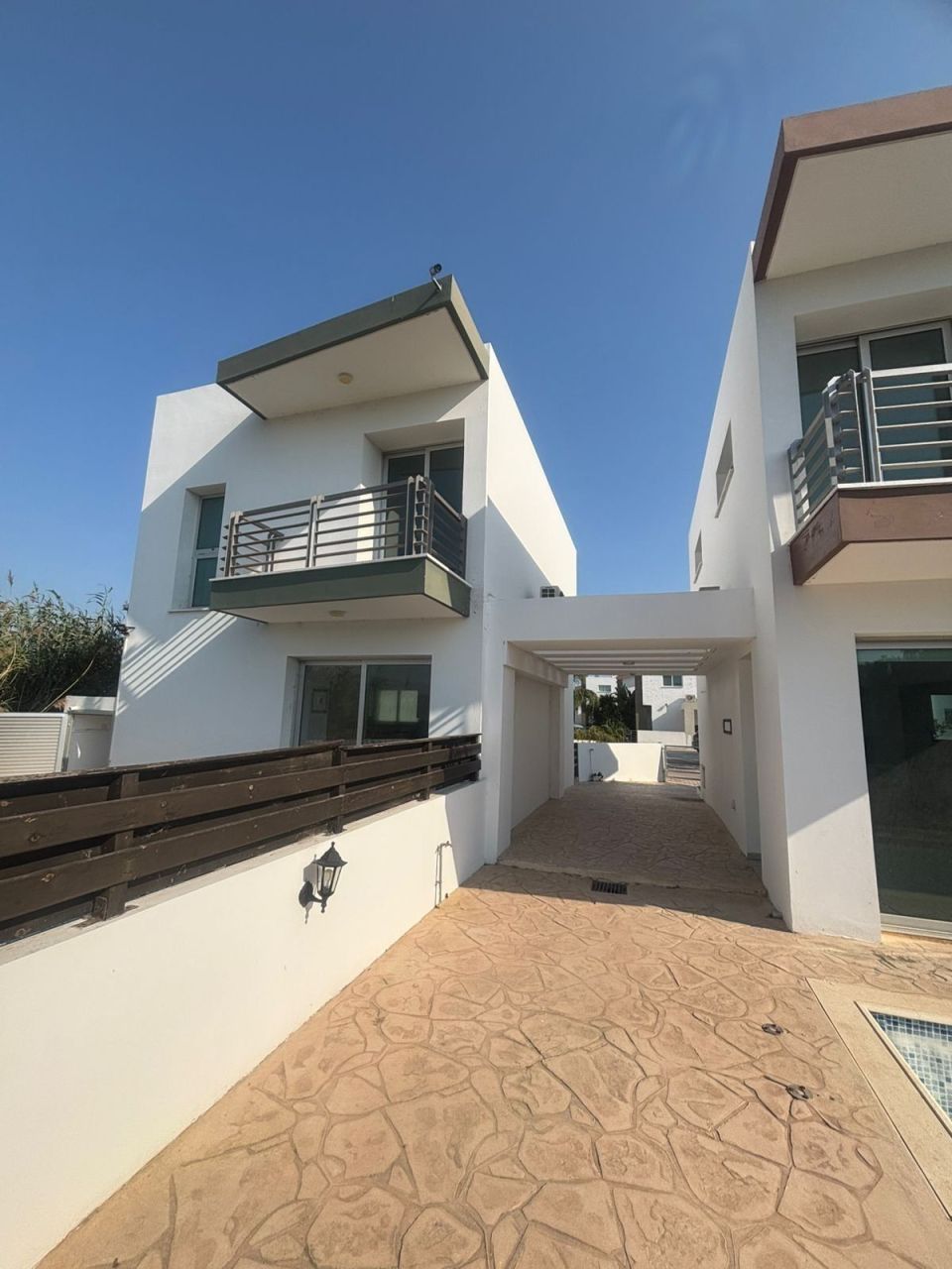 House in Larnaca, Cyprus - picture 1