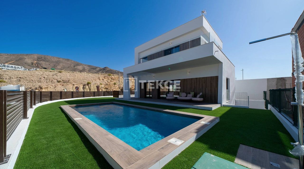 Villa in Finestrat, Spanien, 196 m² - Foto 1