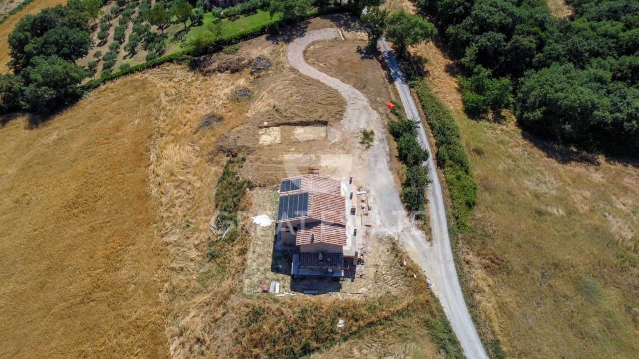 Casa en Castiglione del Lago, Italia, 282.95 m² - imagen 1