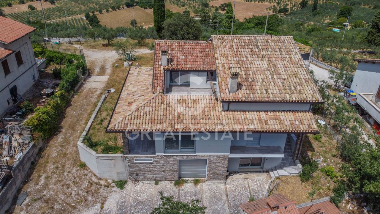 Villa in Trevi, Italien, 347.7 m² - Foto 4